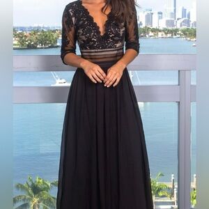 Elegant Black Lace Evening Dress